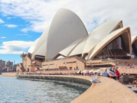 australian tourist folklore myth