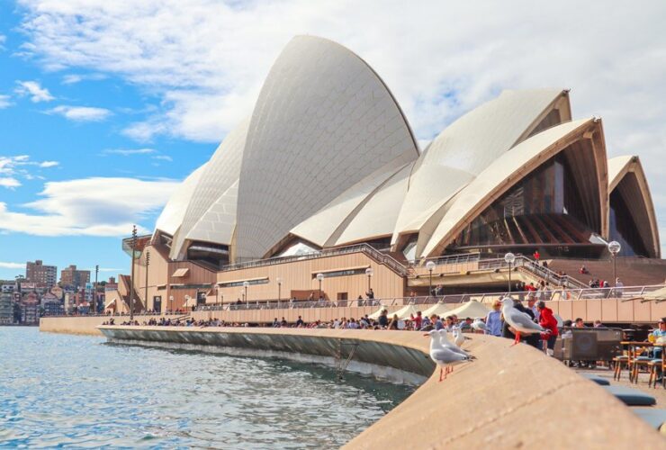 australian tourist folklore myth